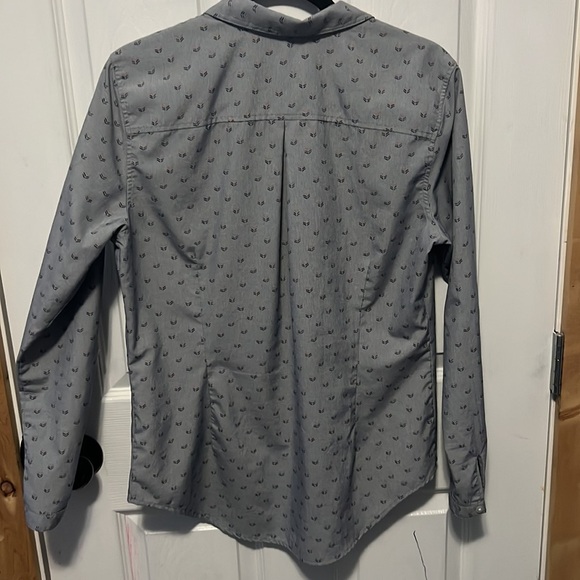 3/$20 mec printed medium shirt - Picture 3 of 5